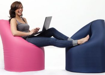 Praktikus bútor design - szivacsmatracból fotelágy húsz másodperc leforgása alatt 1