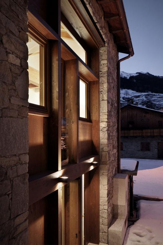 Istálló és pajta átalakítása szép, modern otthonná