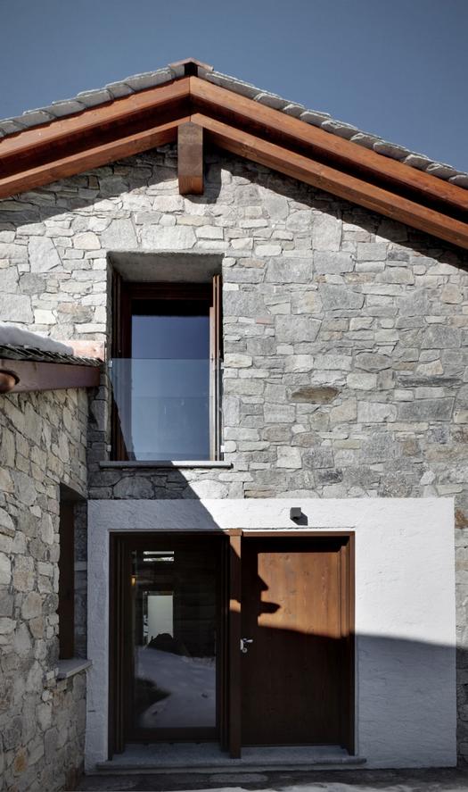 Istálló és pajta átalakítása szép, modern otthonná