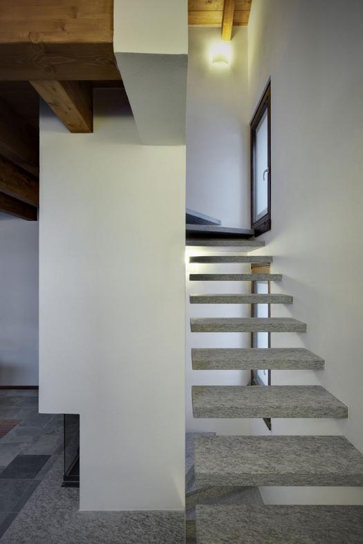 Istálló és pajta átalakítása szép, modern otthonná