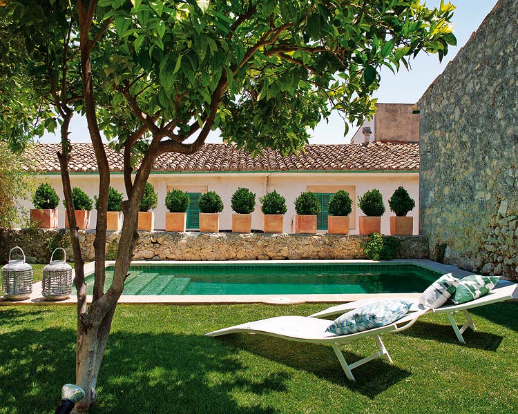 Mediterrán varázslat és balzsam a léleknek - vidéki ház Mallorkán - medence a kertben