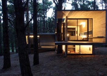 Csupa beton minimál - ház egy erdei tisztáson - Casa JD, BAK Arquitectos 01