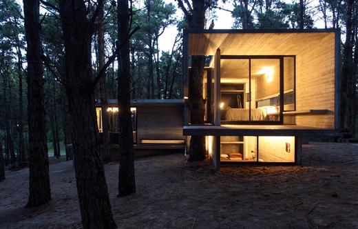 Csupa beton minimál - ház egy erdei tisztáson - Casa JD, BAK Arquitectos 01