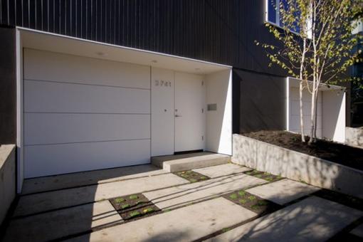 ikerhaz-cedrusfa-burkolattal-09