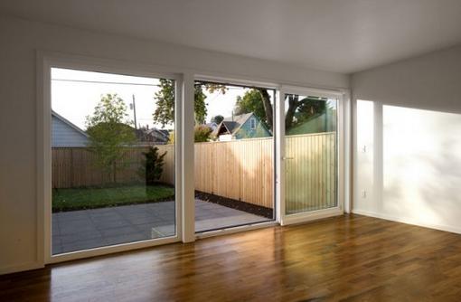 ikerhaz-cedrusfa-burkolattal-12