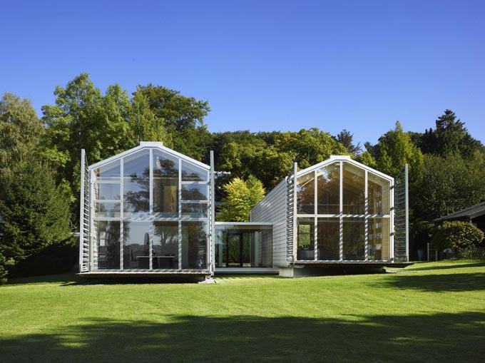 Modern, minimalista otthon és munkahely - a csónakház ihlette Nobis Housen