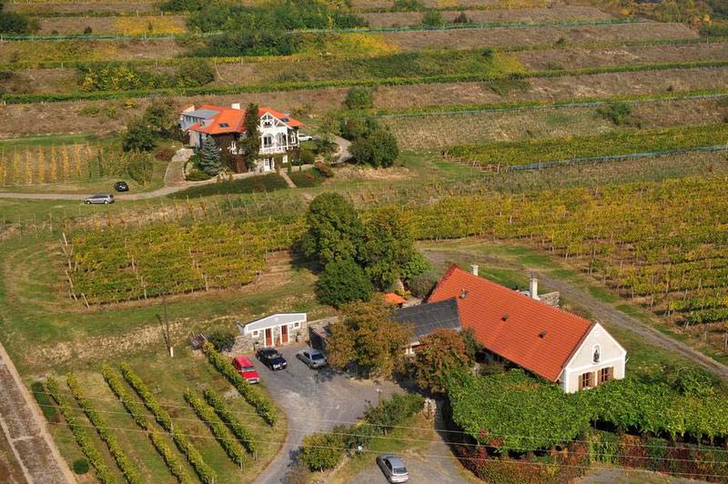 Veranda a sziklák alatt - Szeremley Huba