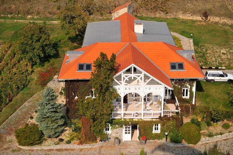 Veranda a sziklák alatt - Szeremley Huba