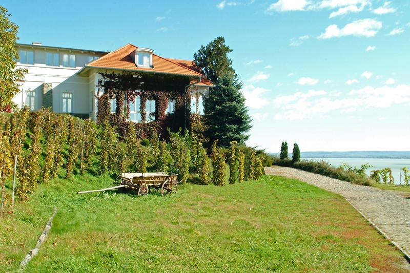 Veranda a sziklák alatt - Szeremley Huba