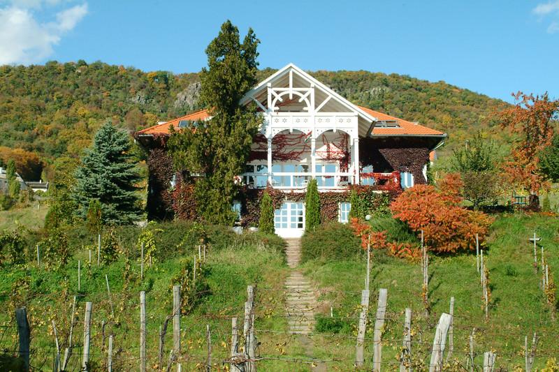 Veranda a sziklák alatt - Szeremley Huba