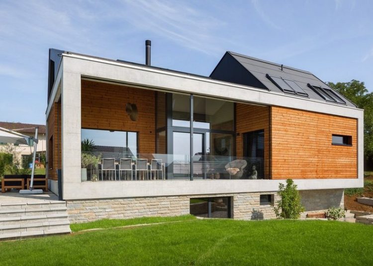 Családi ház egyszerű vonalakkal és formákkal - modern és indusztriális elemek - wohlgemuth & pafumi architekten