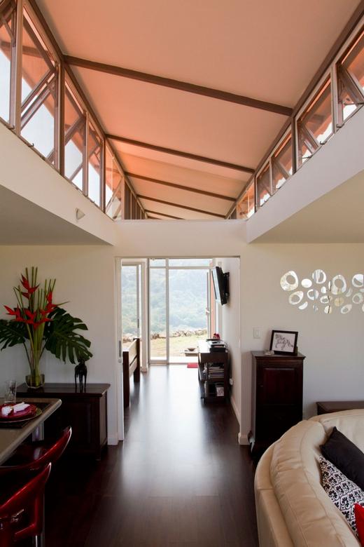 Fantasztikus építészeti project egy bátor döntésből - álomotthon leselejtezett konténerekból Álomotthon leselejtezett konténerekből