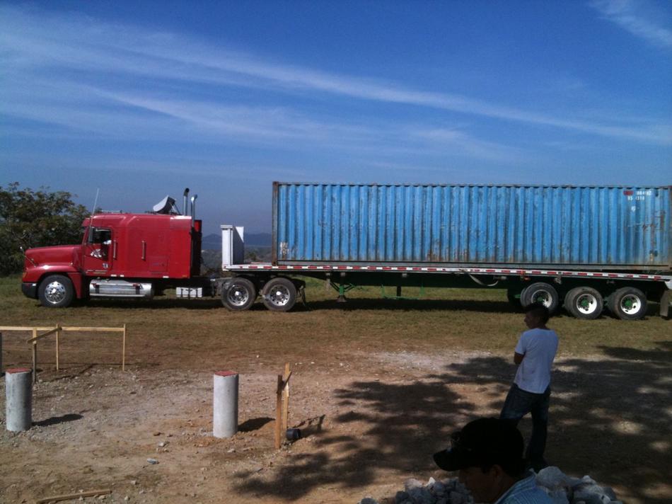 Fantasztikus építészeti project egy bátor döntésből - álomotthon leselejtezett konténerekból Álomotthon leselejtezett konténerekből