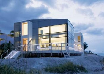 Beach Road 2 House by Hughes Umbanhowar Architects