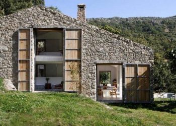 Elhagyott istállóból fantasztikus családi otthon 01