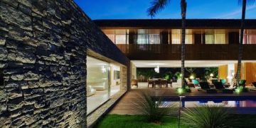 natural-minimalism-in-open-beach-house-design-10