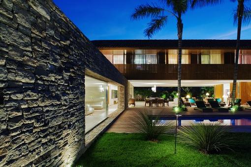 natural-minimalism-in-open-beach-house-design-10