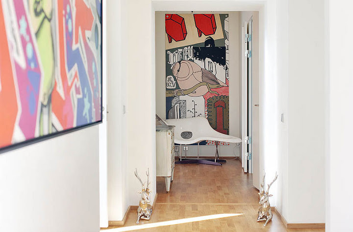 Bohém lakberendezés és egy szép világoskék konyha - 93nm-es lakás