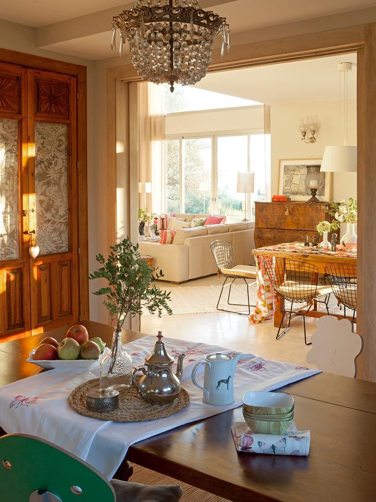 Virágok színei és a tavasz frissessége egy szép természetes otthonban Virágok színei és a tavasz frissessége egy szép természetes otthonban