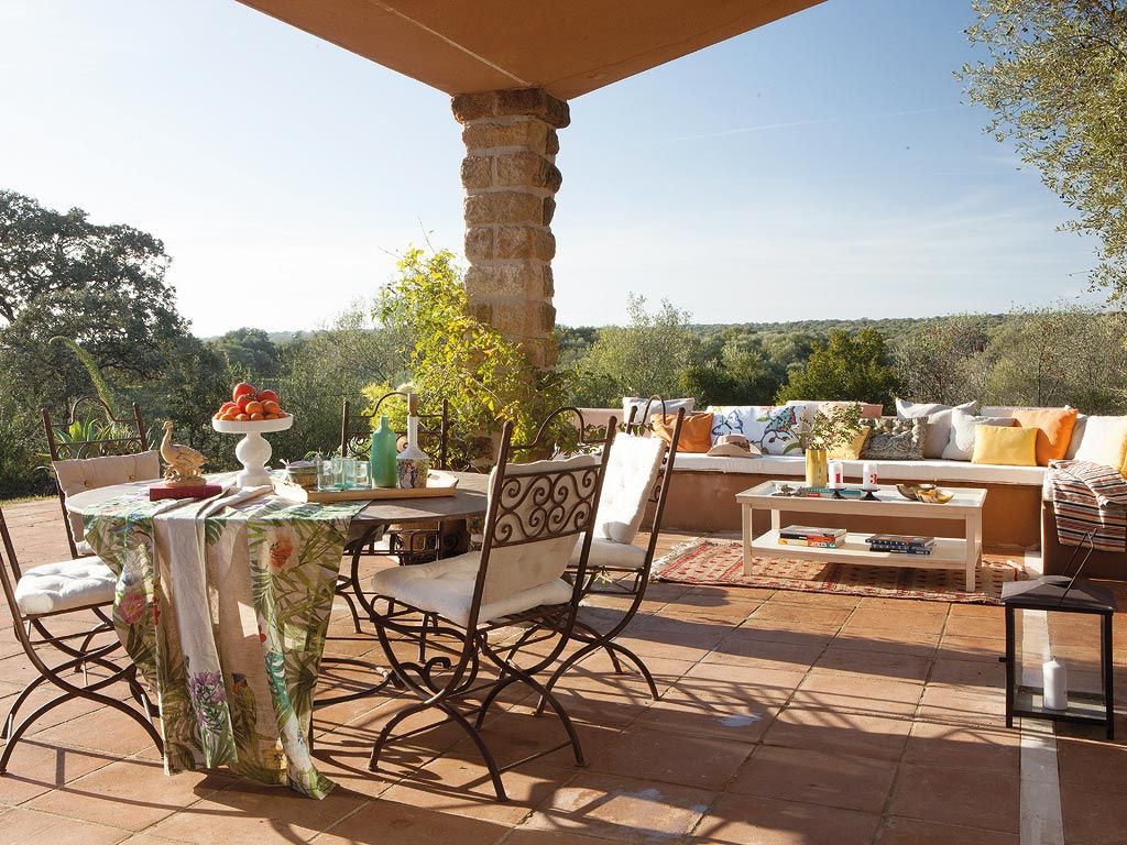 Virágok színei és a tavasz frissessége egy szép természetes otthonban Virágok színei és a tavasz frissessége egy szép természetes otthonban