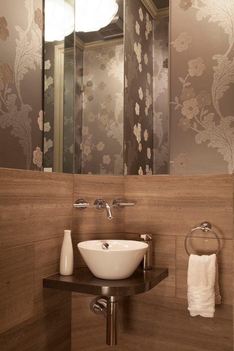 Sarok mosdó és falra szerelt csaptelep