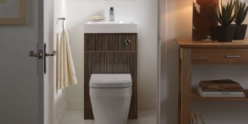 8 hatásos tipp kis mellékhelyiség és fürdőszoba dekorációjához - anyagok, színek, felületek