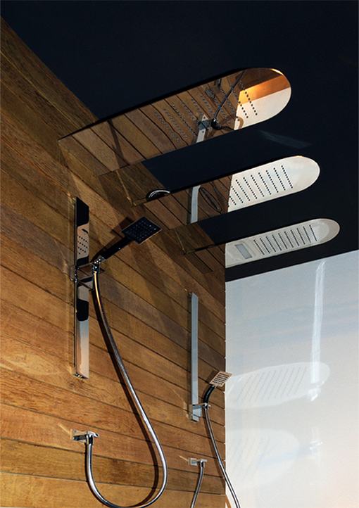 Új penge-vékony zuhanyfej és zuhanypanel a Gessi cégtől