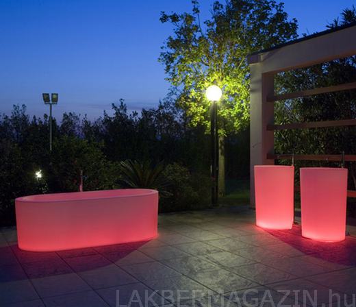 Világító fürdőkád színterápiával - Antonio Lupi, OIO Világító fürdőkád színterápiával - Antonio Lupi, OIO