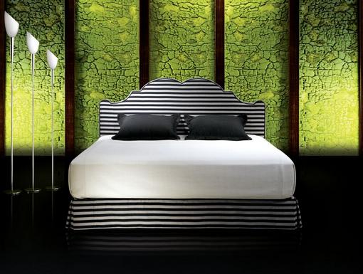 A svéd Treca de Paris kézműves ágyai - hálószoba bútor felsőfokon - Versailles A svéd Treca de Paris kézműves ágyai - hálószoba bútor felsőfokon - Versailles