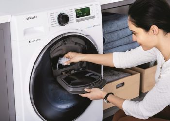 Mosógép, amely egy sor innovatív és úttörő funkcióval nyújt hatékony megoldást a mosás során felmerülő nehézségekre - Samsung AddWash