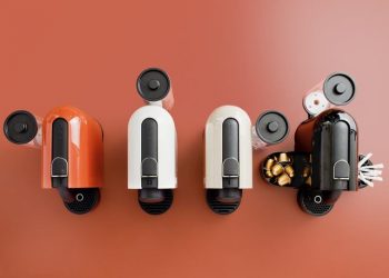 Karácsonyi meglepetés a kávé szerelmeseinek: elegáns és ötletes ajándékok a Nespresso-tól