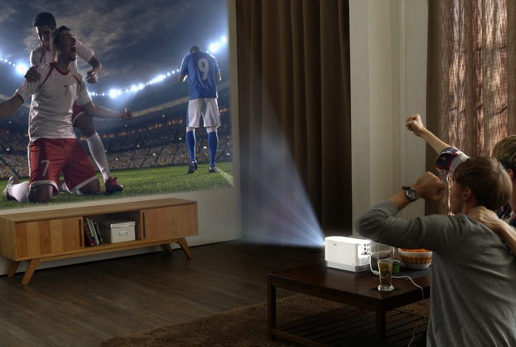 Hordozható lézerprojektor hihetetlen fényerővel - az LG új fejlesztése azoknak készült, akik haza szeretnék vinni a moziélményt - LG ProBeam