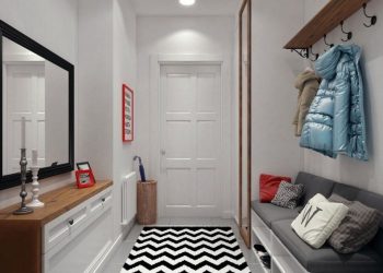 Világos előszoba cipőtárolós paddal, mintás szőnyeggel - színek: fehér, fekete, szürke, piros, fa