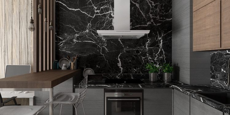 Fekete márvány konyha hátfal és konyhapult, modern szürke és fa konyhabútor, fa étkezőpult