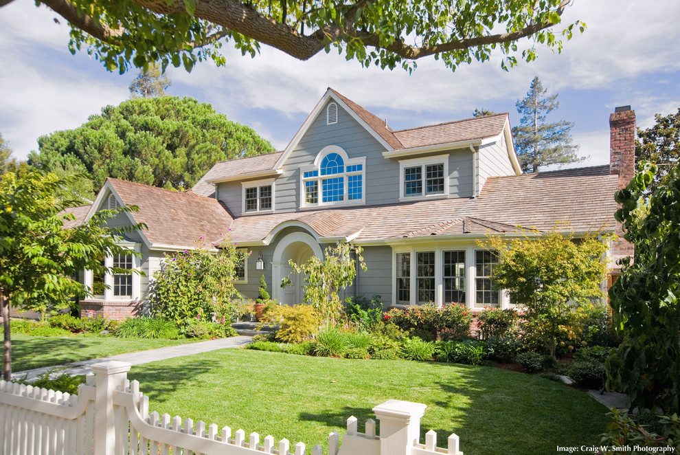 Az előkert, kert folyamatos rendbentartása