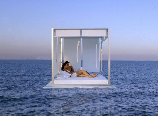 Outdoor-White-daybed-by-Gandia-Blasco-3