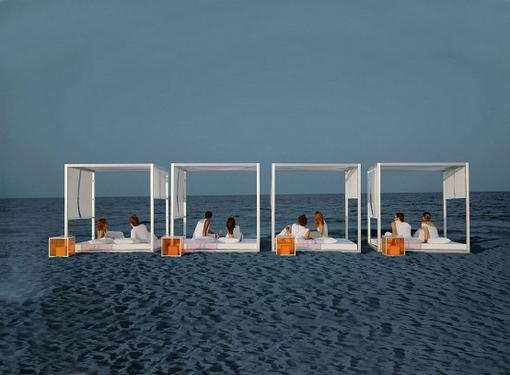 Outdoor-White-daybed-by-Gandia-Blasco-4