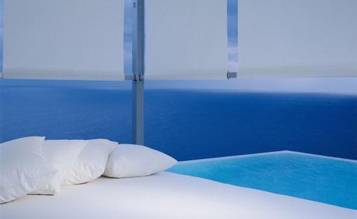 Outdoor-White-daybed-by-Gandia-Blasco-8