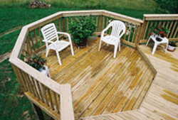 Kezelt fenyő teraszburkolat