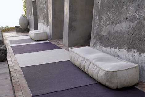 paola-lenti-outdoor-soft-pouf-play-1