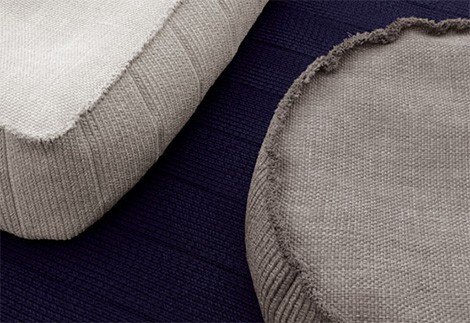 paola-lenti-outdoor-soft-pouf-play-3