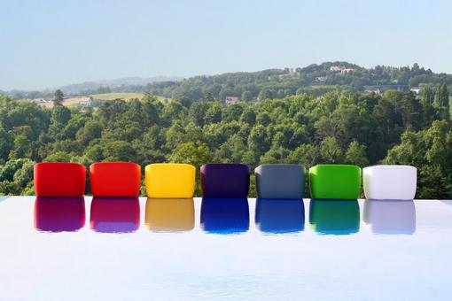 Organikus kerti bútor design újrahasznosított műanyagból