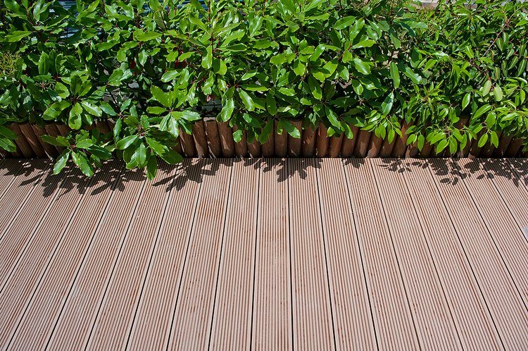 Terasz trendek – tippek az erkély és a terasz burkolatának kiválasztásához