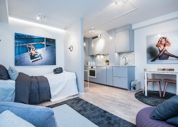 Mini lakás egyszerű, praktikus berendezéssel, 25m2-en a 2016-os év színei - Pantone - köszönnek vissza