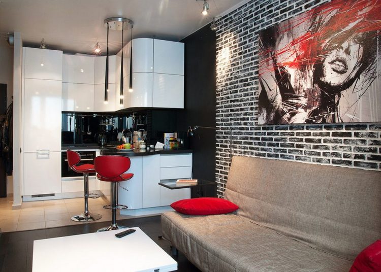 Kétszobás kis lakás kontrasztos dekorációval, fényes fehér konyhával és bútorokkal