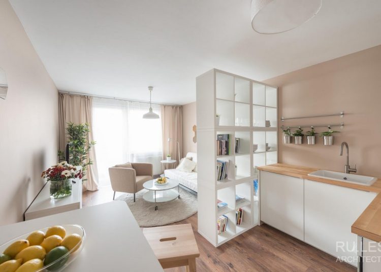 28m2-es kis lakótelepi panelllakás berendezése Ikea bútorokkal, alacsony költségvetéssel | RU.LES Architects | fotók: Peter Čintalan