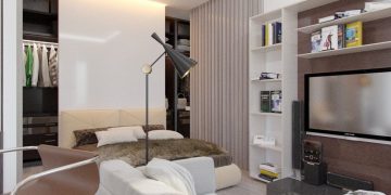 Gardrób kétszemélyes ágy mögött 30m2-es kis lakásban - lágy színek, elegáns berendezés, ügyes helykihasználás
