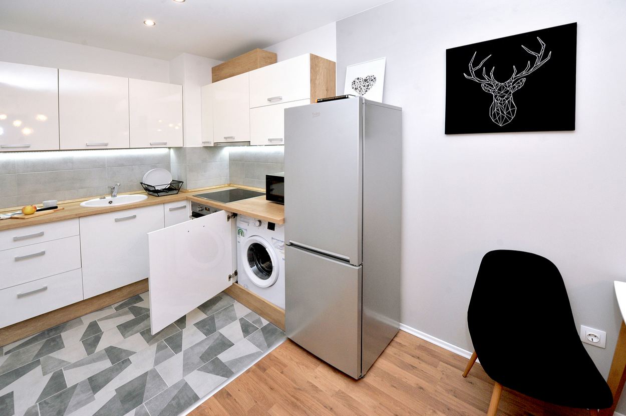 Fiatalosan kialakított 33m2-es, tetőtéri stúdió lakás Pécs történelmi belvárosában Fiatalosan kialakított 33m2-es, tetőtéri stúdió lakás Pécs történelmi belvárosában