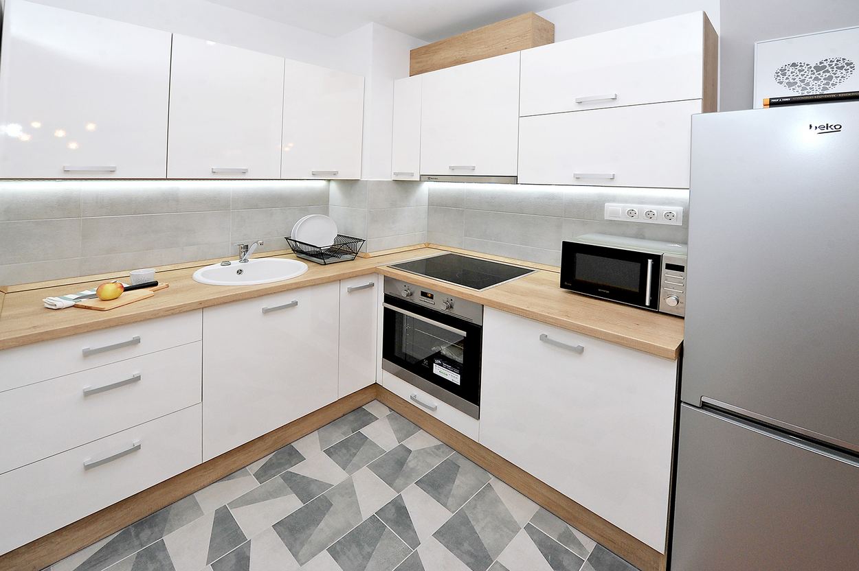 Fiatalosan kialakított 33m2-es, tetőtéri stúdió lakás Pécs történelmi belvárosában Fiatalosan kialakított 33m2-es, tetőtéri stúdió lakás Pécs történelmi belvárosában