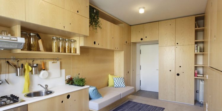 Ha minden négyzetméter számít - kis 34 m2-es lakás ötletes berendezése az életteret rugalmasan alakító elemekkel